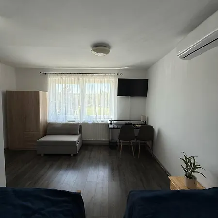 Rose 14 Food & Apartamento