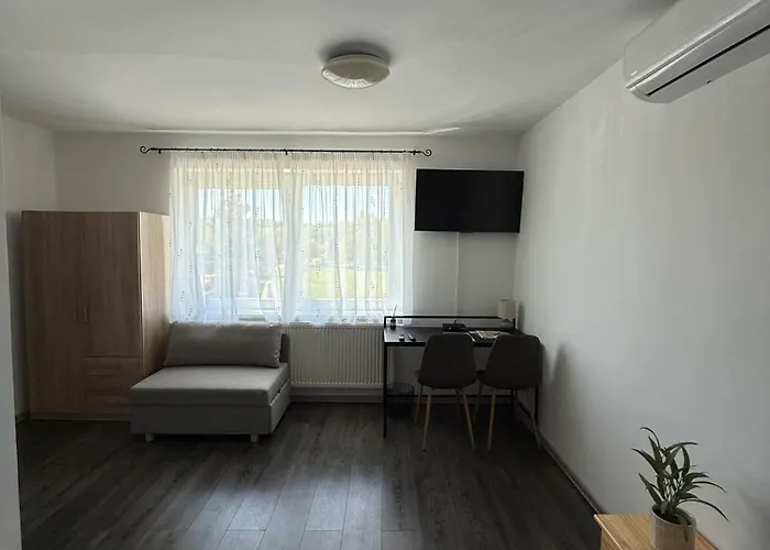 Rose 14 Food & Apartamento