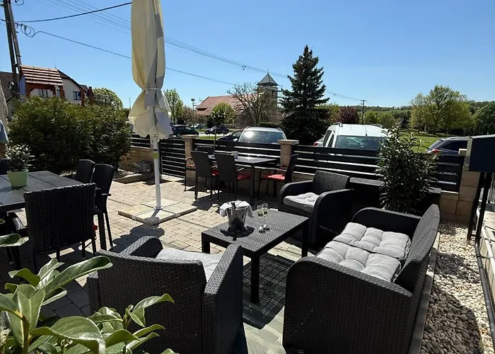 Rose 14 Food & Apartamento *