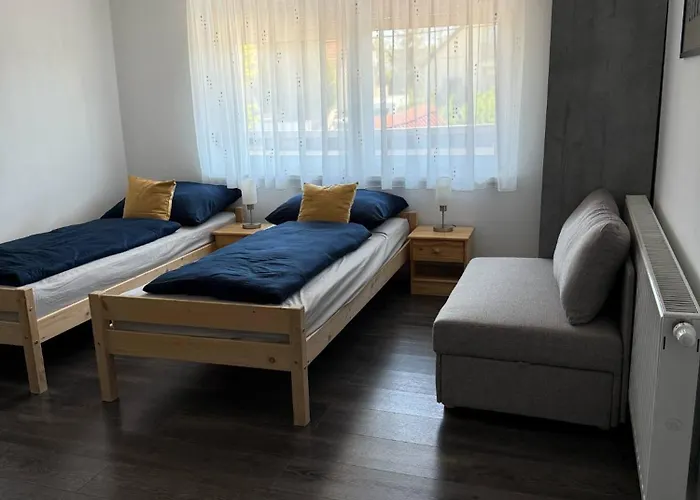 Rose 14 Food & Apartament *